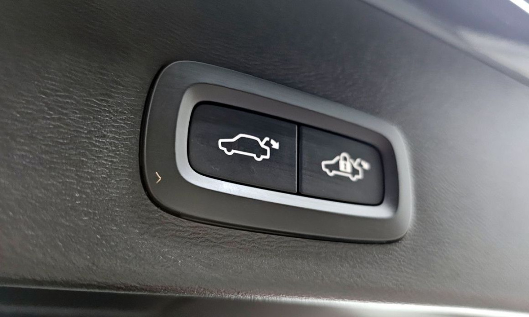 Volvo XC40 B4 Ultimate Bright, 2024