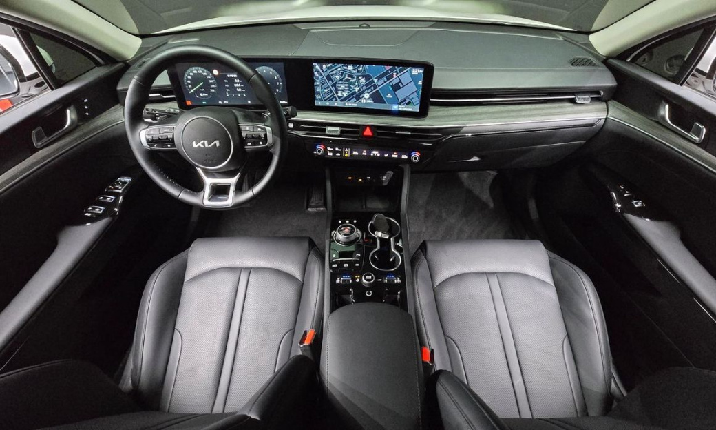 Kia K5 2.0, 2025
