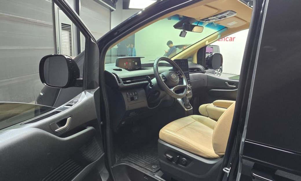 Hyundai Staria Tourer 9-Seater, 2023