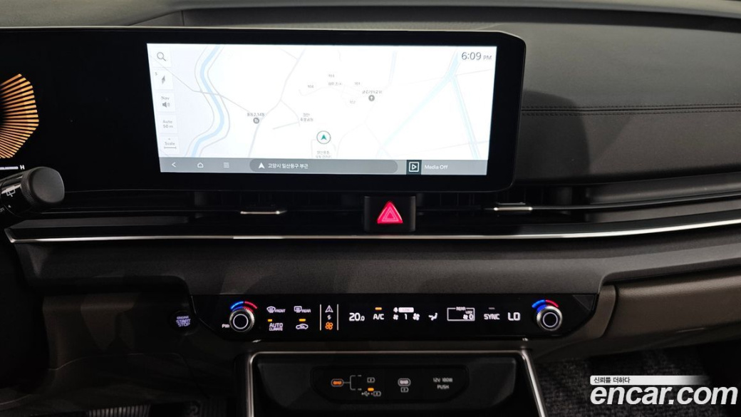 Kia Carnival 9-Seater Prestige, 2024
