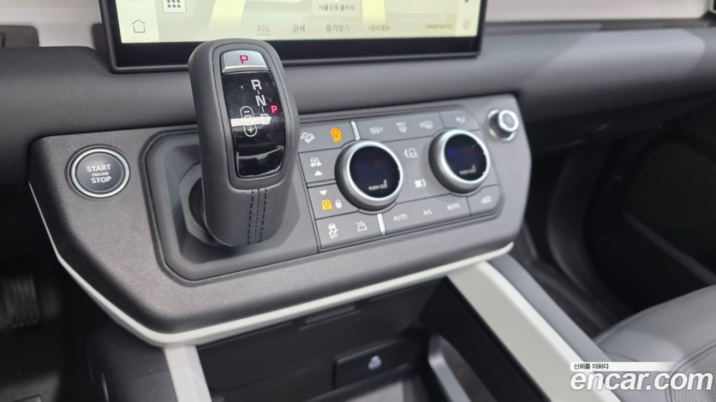 Land Rover Defender 130 P400 X-Dynamic HSE, 2025