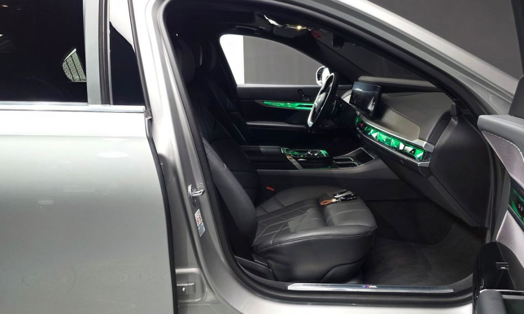 BMW 7-Series 740d xDrive Design Pure Excellence, 2024