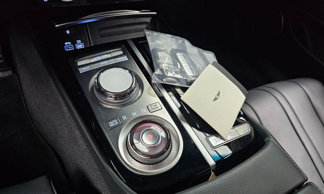 Genesis G80 Gasoline 2.5 Turbo AWD, 2024