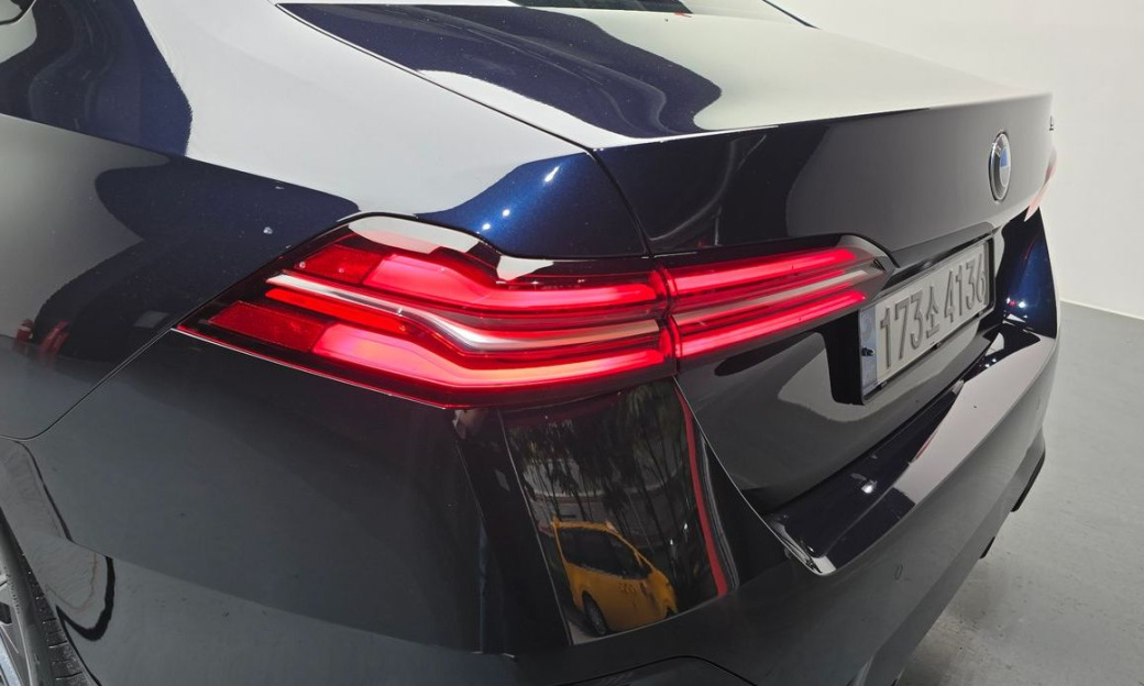 BMW 5-Series 520i M Sport, 2025