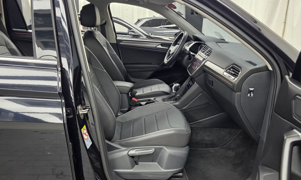 Volkswagen Tiguan 2.0 TSI Prestige, 2024