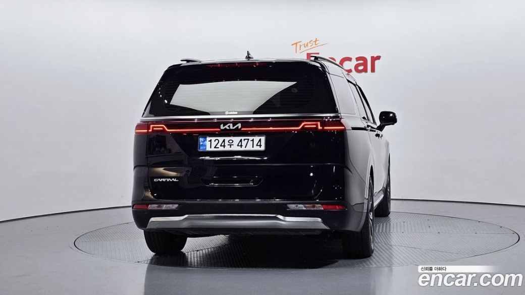 Kia Carnival 7-Seater Signature, 2023