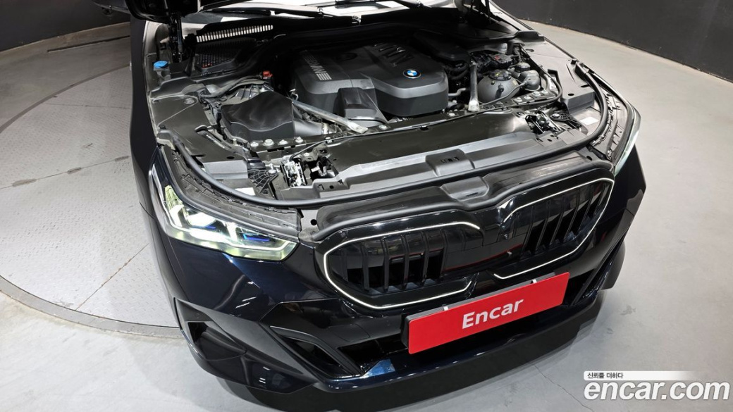 BMW 5-Series 530i xDrive M Sport, 2024