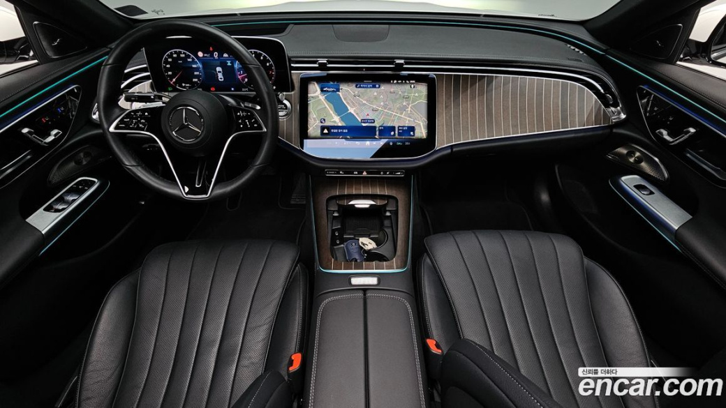 Mercedes-Benz E-Class E300 4MATIC Exclusive, 2024