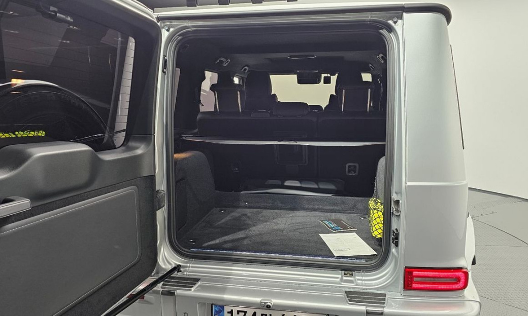 Mercedes-Benz G-Class G450d, 2025