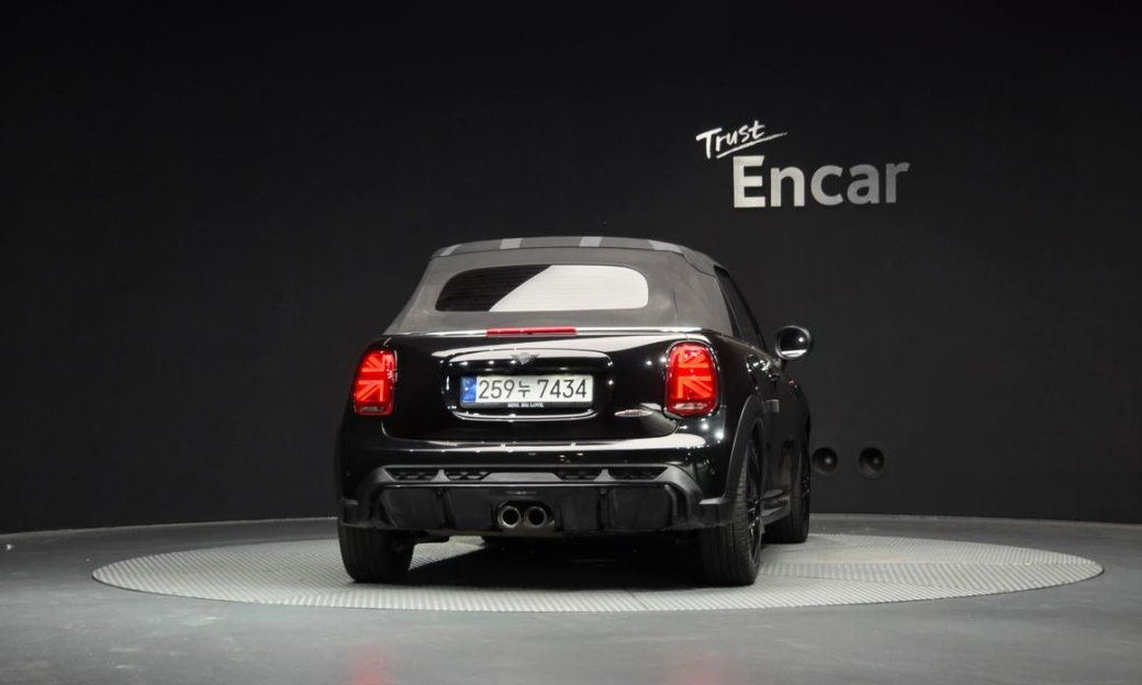 Mini Cooper Convertible JCW, 2022