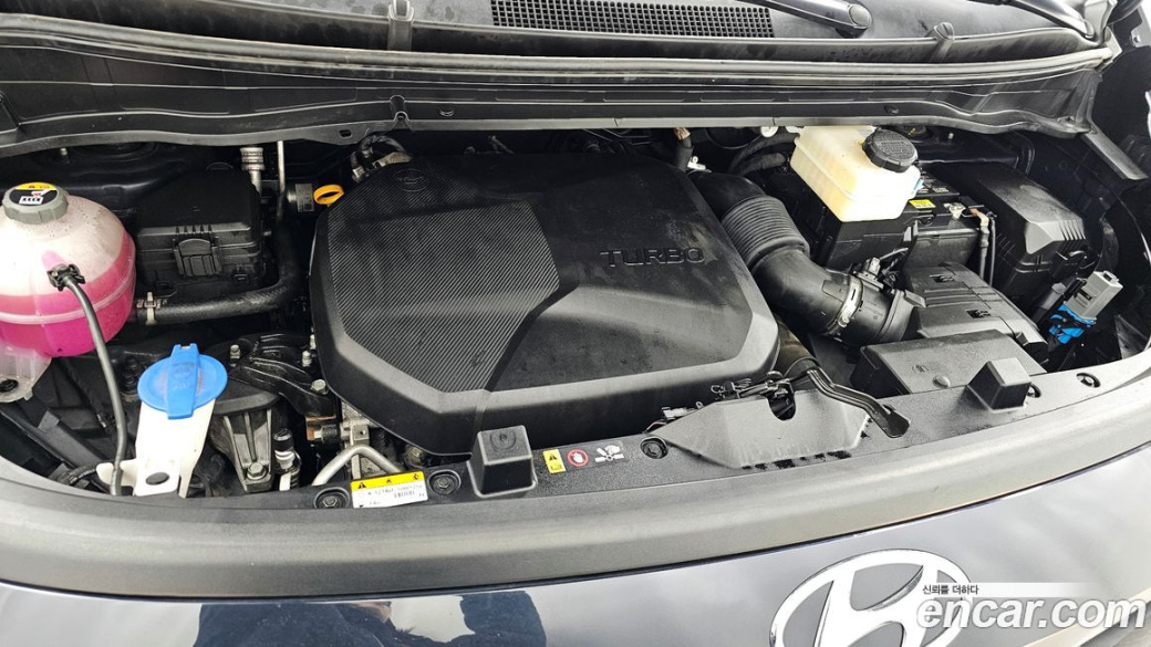Hyundai Staria 4WD Tourer 9-Seater, 2023