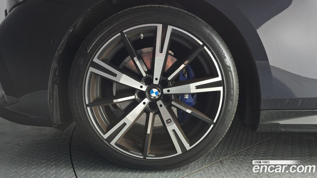 BMW 5-Series 530i xDrive M Sport, 2025