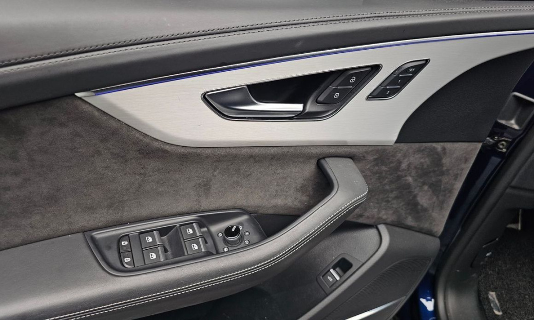 Audi Q8 55 TFSI Quattro Premium, 2022