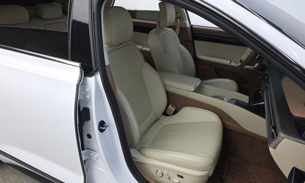 Hyundai Grandeur 2,5 Gasoline 2WD, 2023