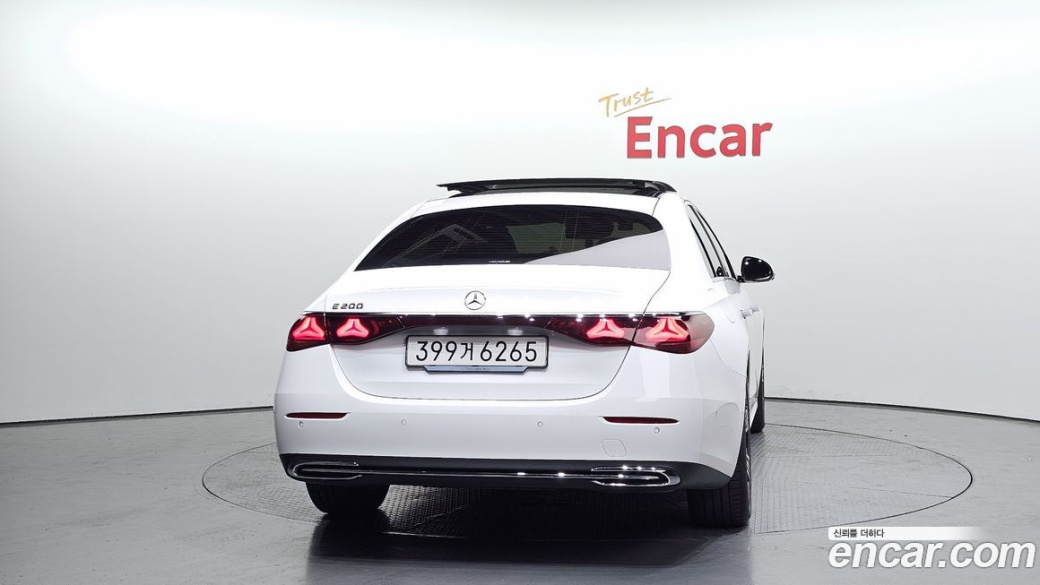 Mercedes-Benz E-Class E200 Avantgarde, 2024