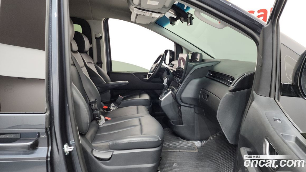 Hyundai Staria Tourer 9-Seater, 2024