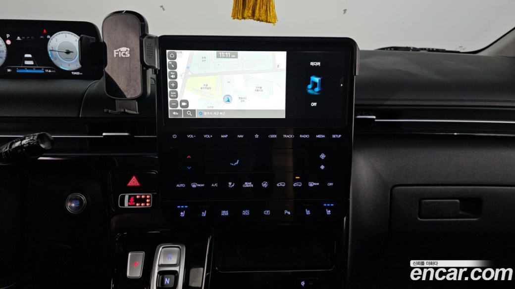 Hyundai Staria 4WD Lounge 9-Seater, 2025