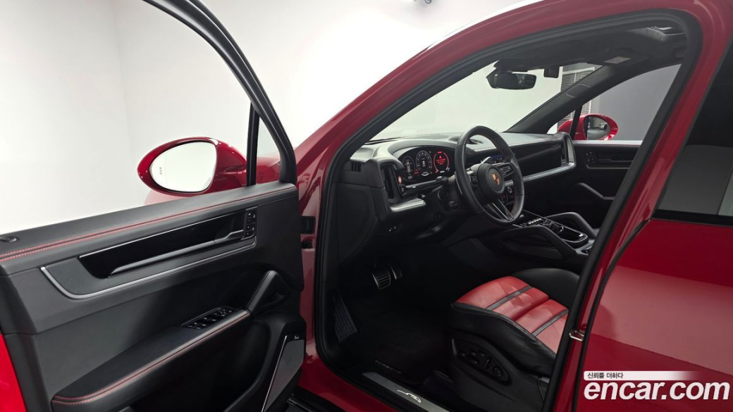 Porsche Cayenne 4.0 GTS, 2025