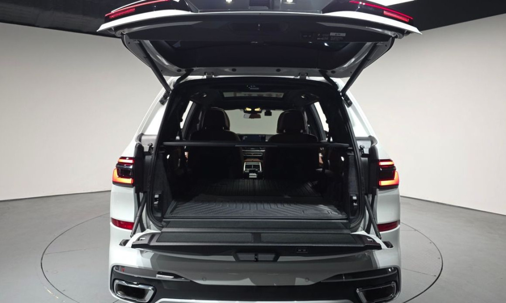 BMW X7 xDrive 40i M Sport 6STR, 2025