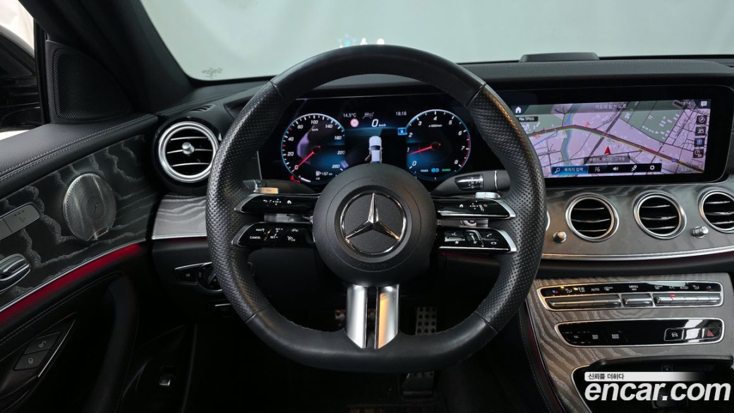 Mercedes-Benz E-Class E350 4MATIC AMG Line, 2023