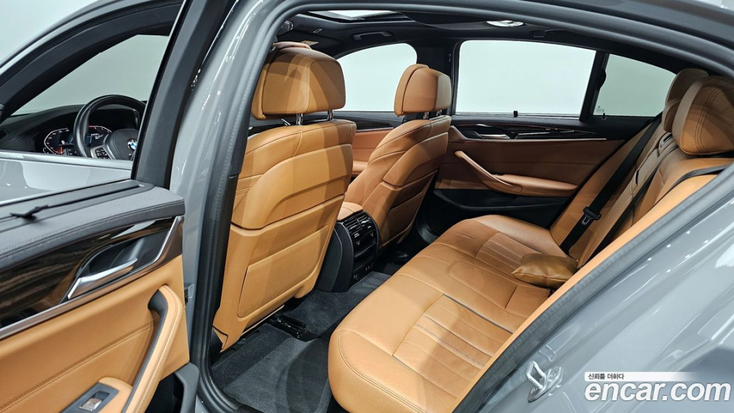 BMW 5-Series 520i M Sport, 2022