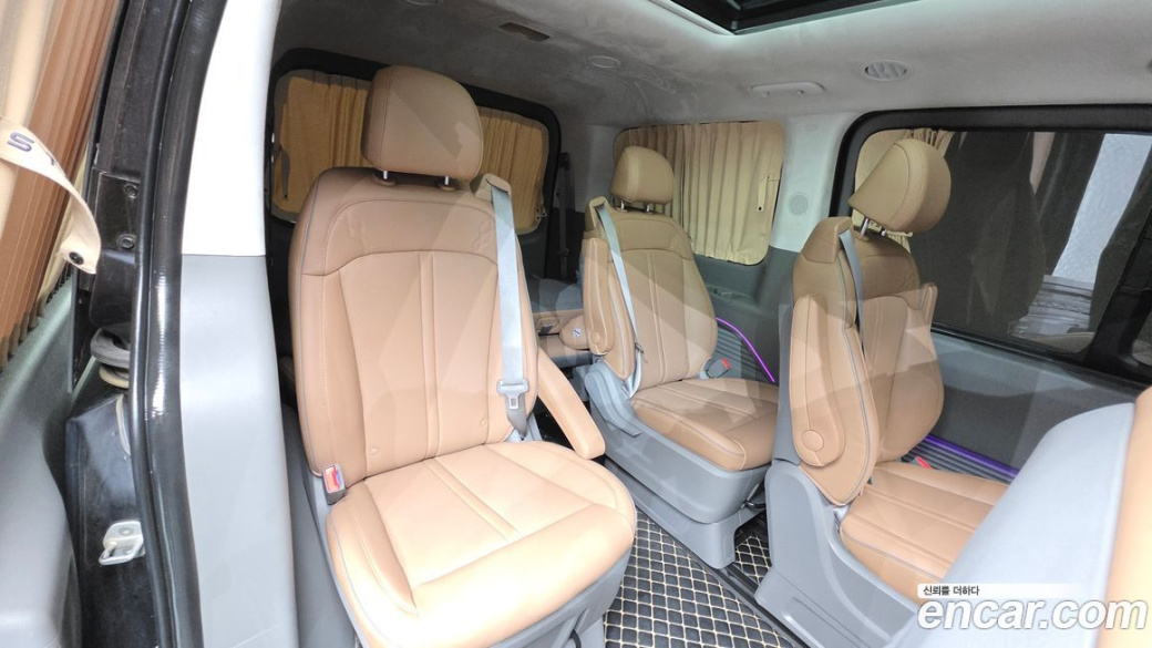 Hyundai Staria Lounge 9-Seater, 2023