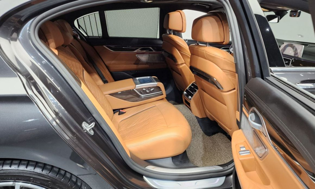 BMW 7-Series 730d xDrive Design Pure Excellence, 2022