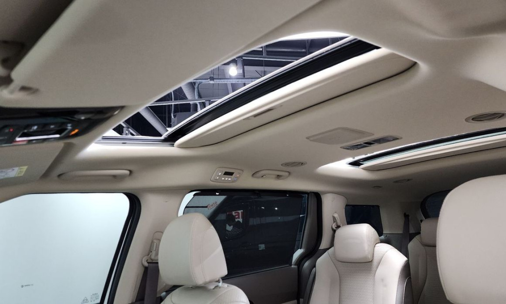 Kia Carnival 9-Seater Signature, 2023