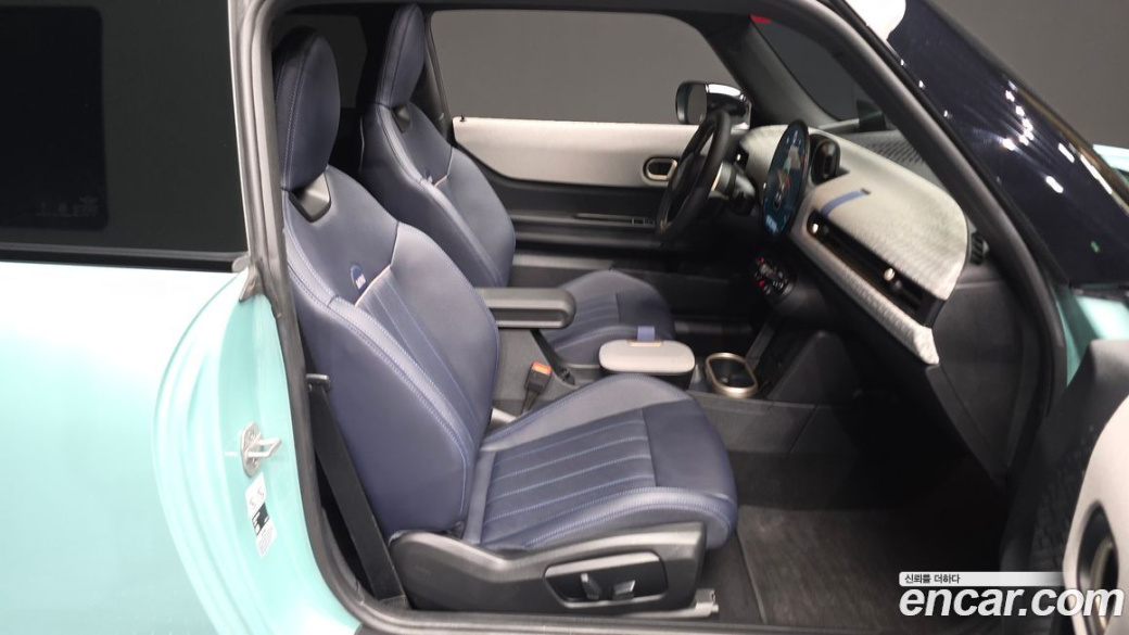 Mini Cooper Favoured, 2025