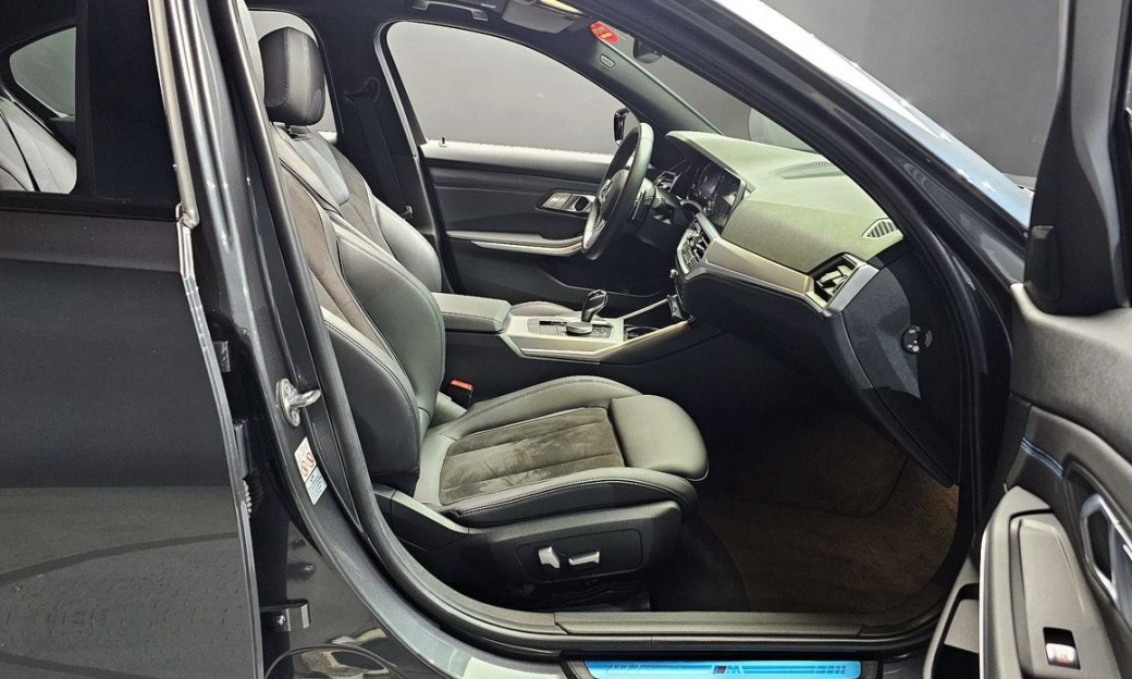 BMW 3-Series 320i M Sport, 2022