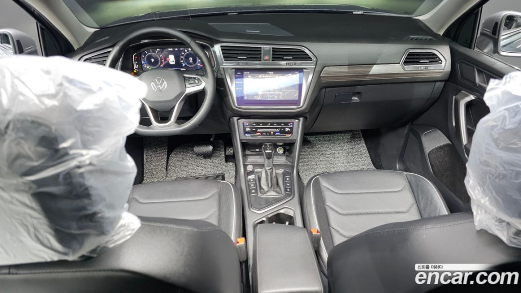 Volkswagen Tiguan 2.0 TSI Prestige, 2024