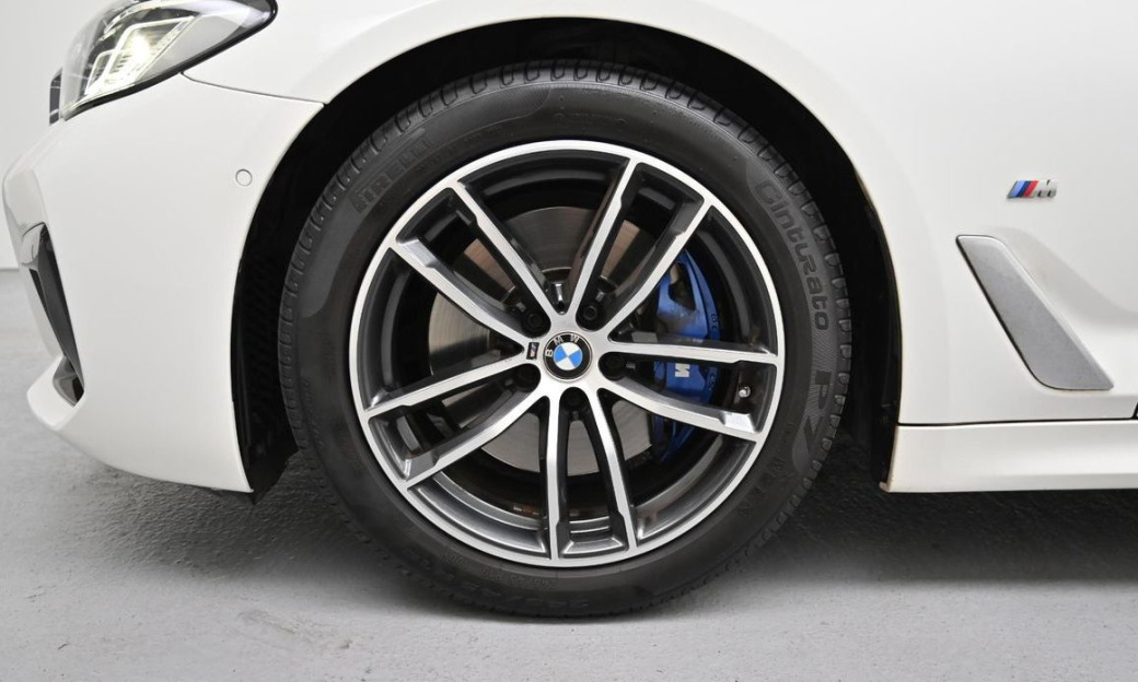 BMW 5-Series 520i M Sport, 2023