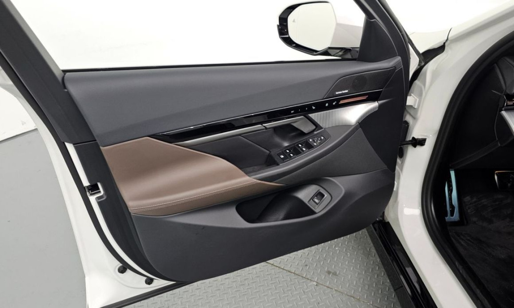 BMW 5-Series 520i M Sport, 2024