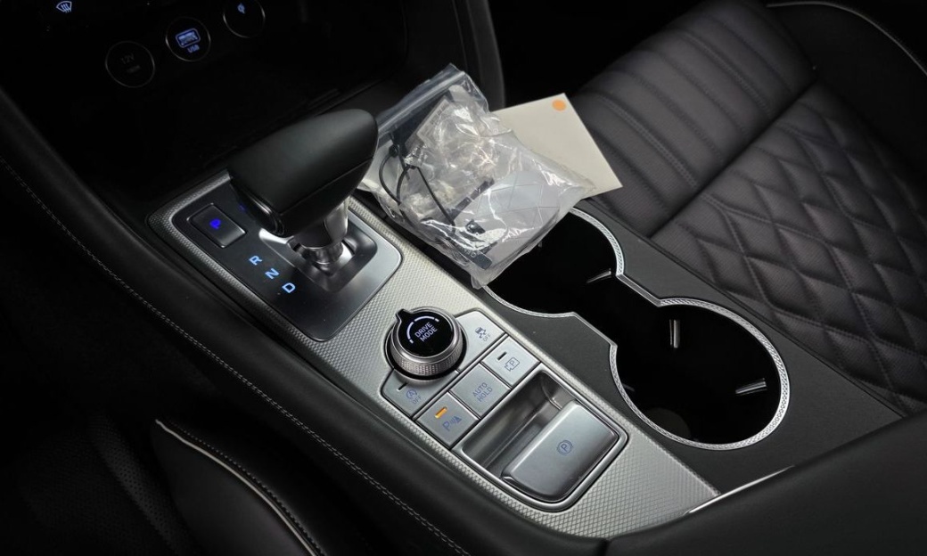 Genesis G70 Gasoline 2.5T 4WD, 2025