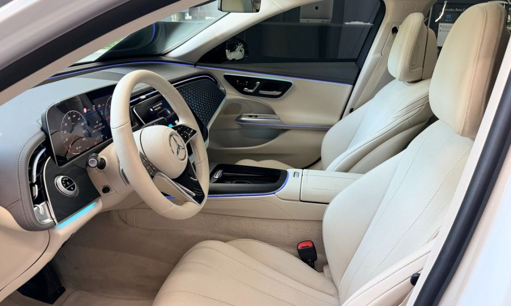 Mercedes-Benz E-Class E220d 4MATIC Exclusive, 2024