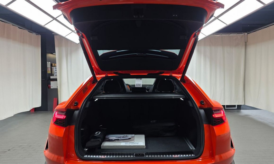 Lamborghini Urus 4.0 V8 SE, 2025