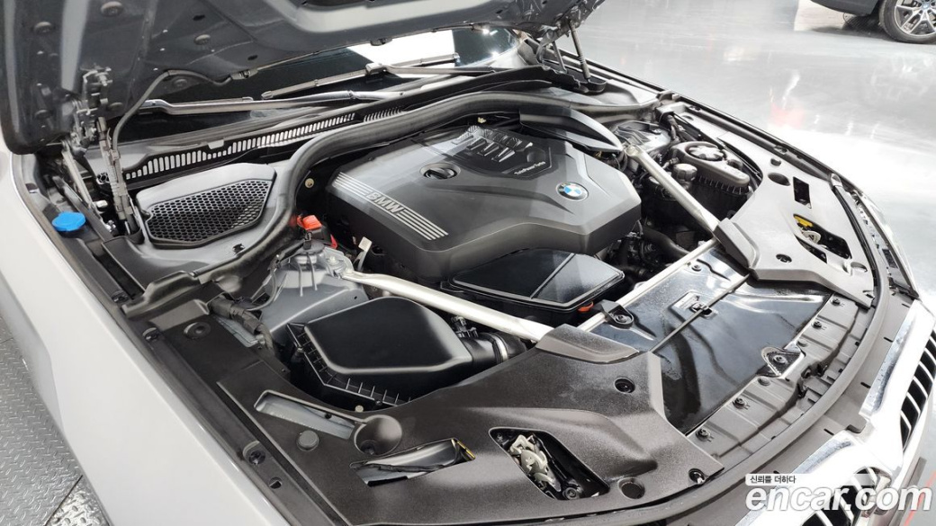 BMW 5-Series 520i M Sport, 2023