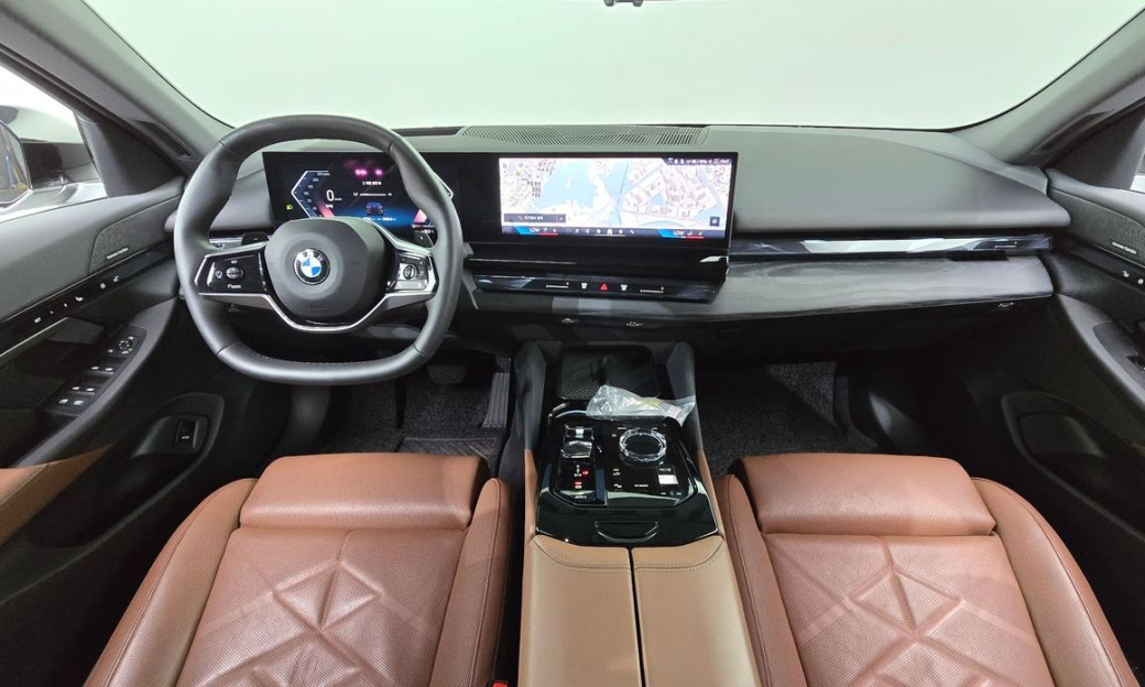 BMW 5-Series 530i xDrive, 2024