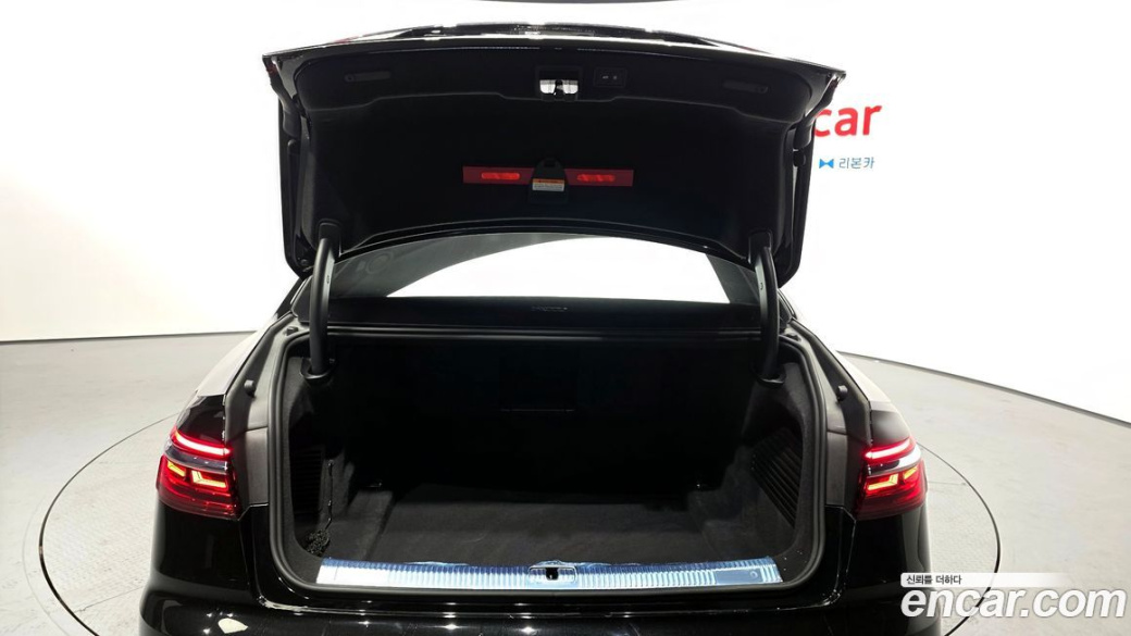 Audi A8 55 TFSI Quattro LWB, 2021