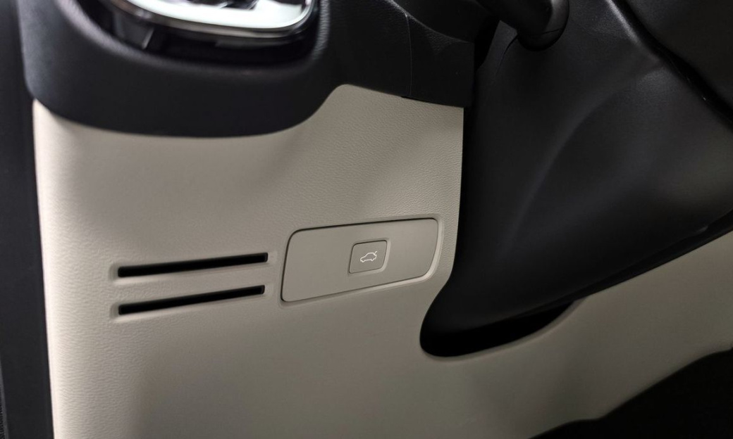 Volvo XC40 B4 Ultimate Bright, 2024