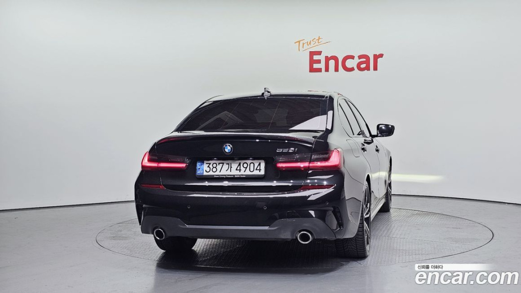 BMW 3-Series 320i M Sport, 2022