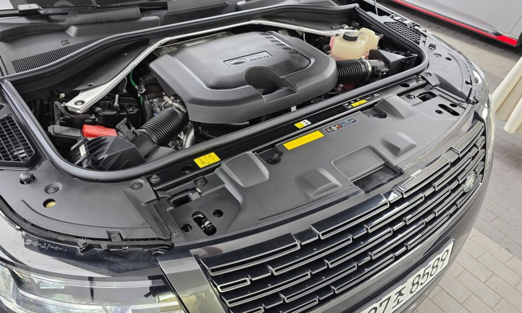 Land Rover Range Rover D350 Autobiography Long Wheel Base, 2024
