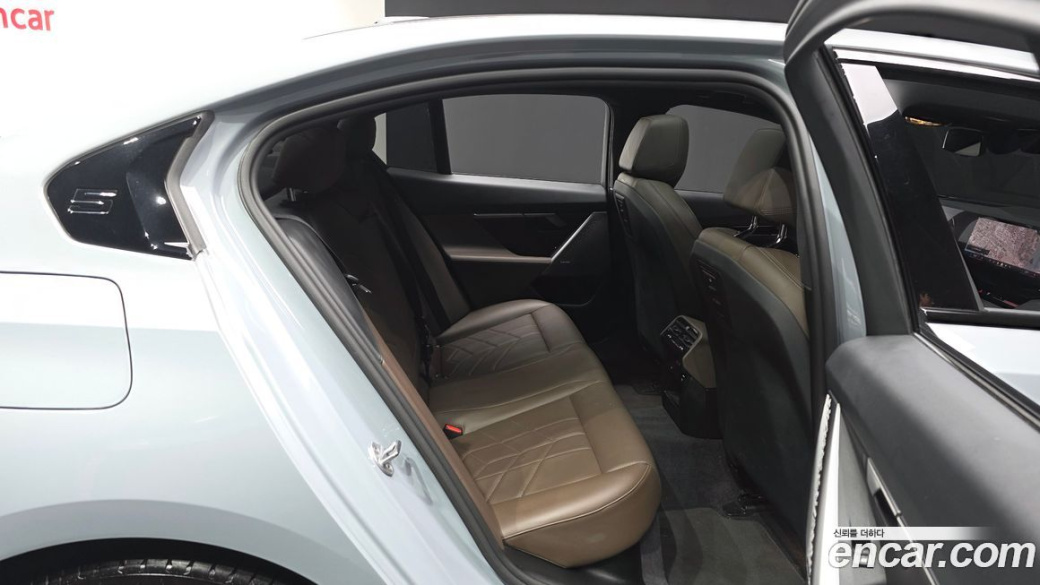 BMW 5-Series 520i M Sport, 2024
