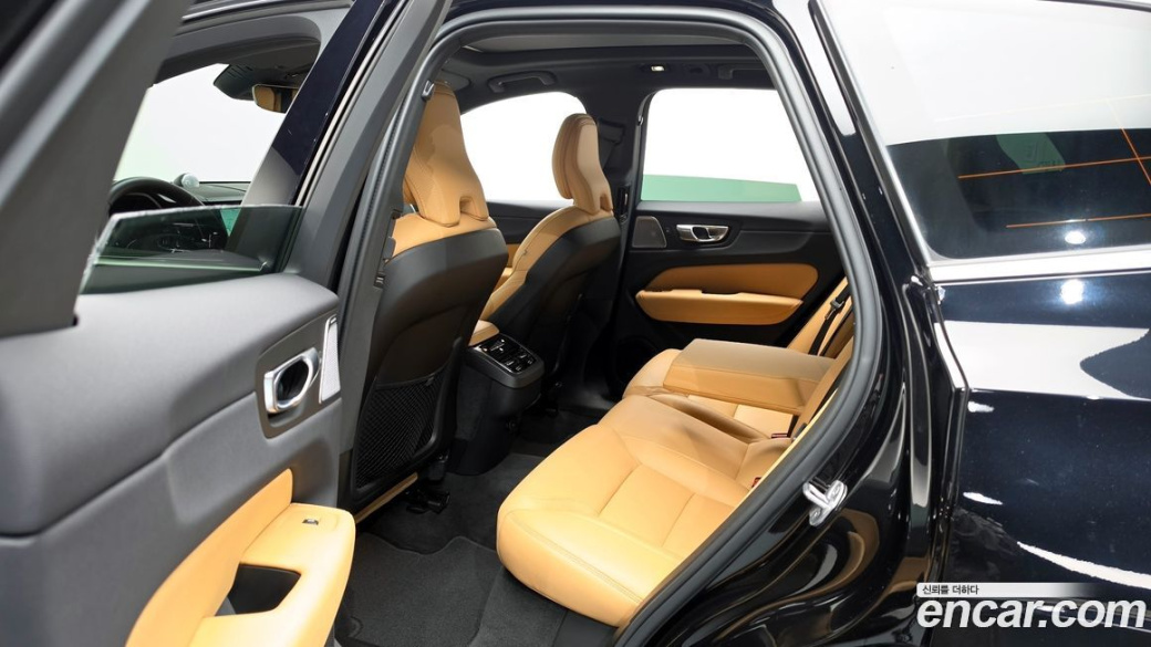 Volvo XC60 B5 Ultimate Bright, 2024