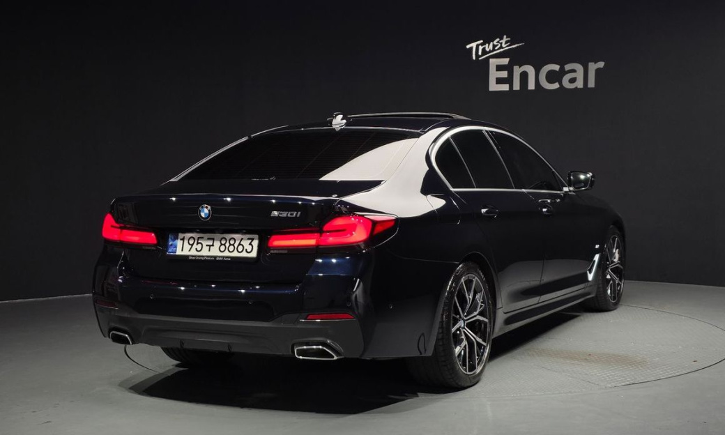 BMW 5-Series 530i M Sport Package, 2023