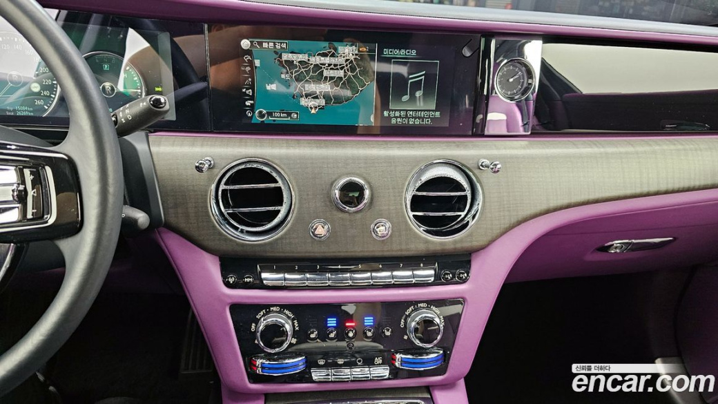 Rolls-Royce Ghost 6.7 V12, 2023