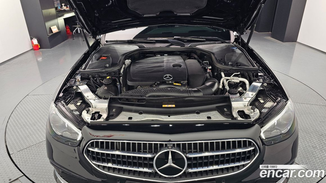 Mercedes-Benz E-Class E350 4MATIC Avantgarde, 2022