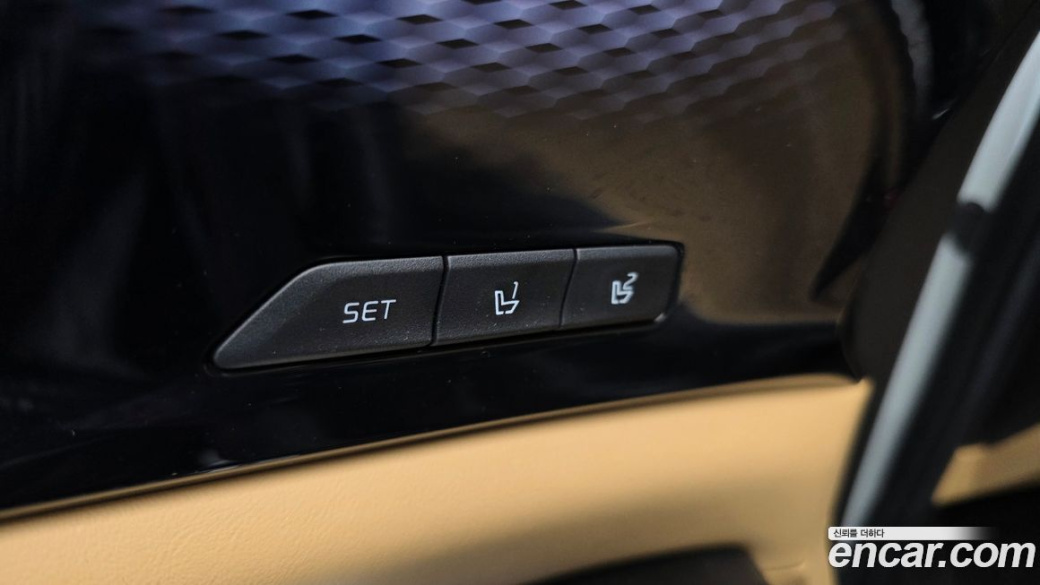 Kia Carnival 9-Seater Signature, 2023