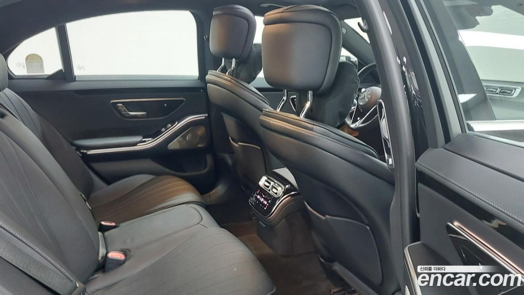 Mercedes-Benz S-Class S350 d 4MATIC, 2025