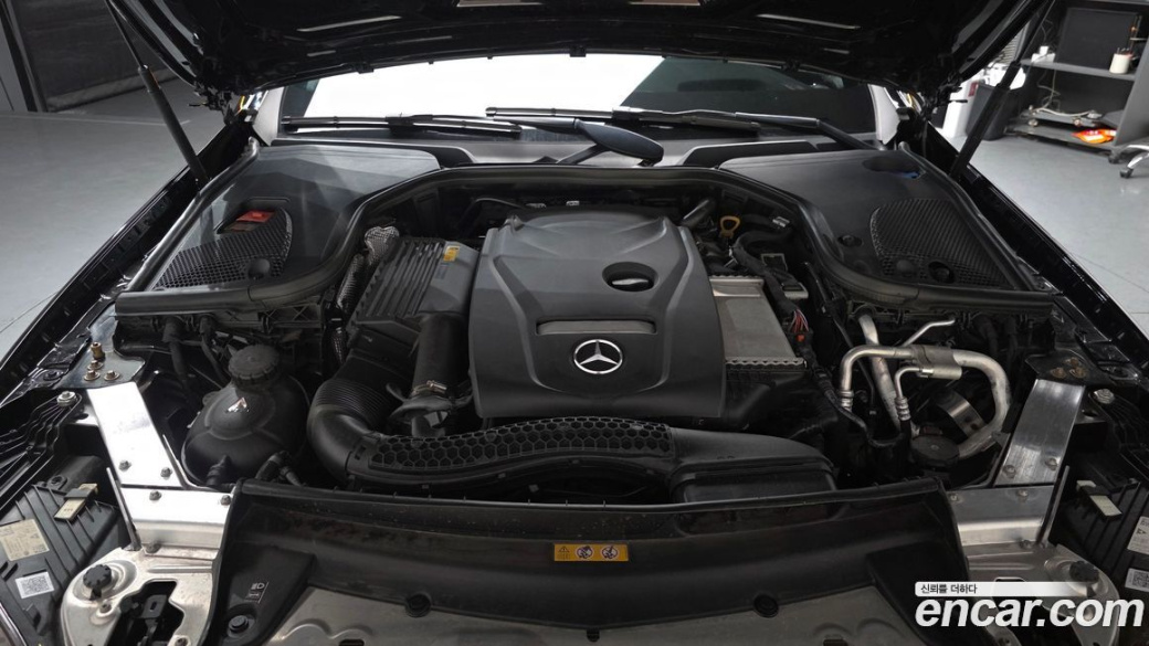 Mercedes-Benz E-Class E250 AMG Line, 2023